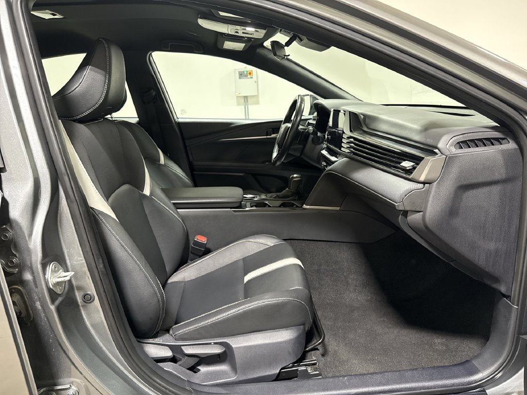 Used 2025 Toyota Camry SE FWD image 21
