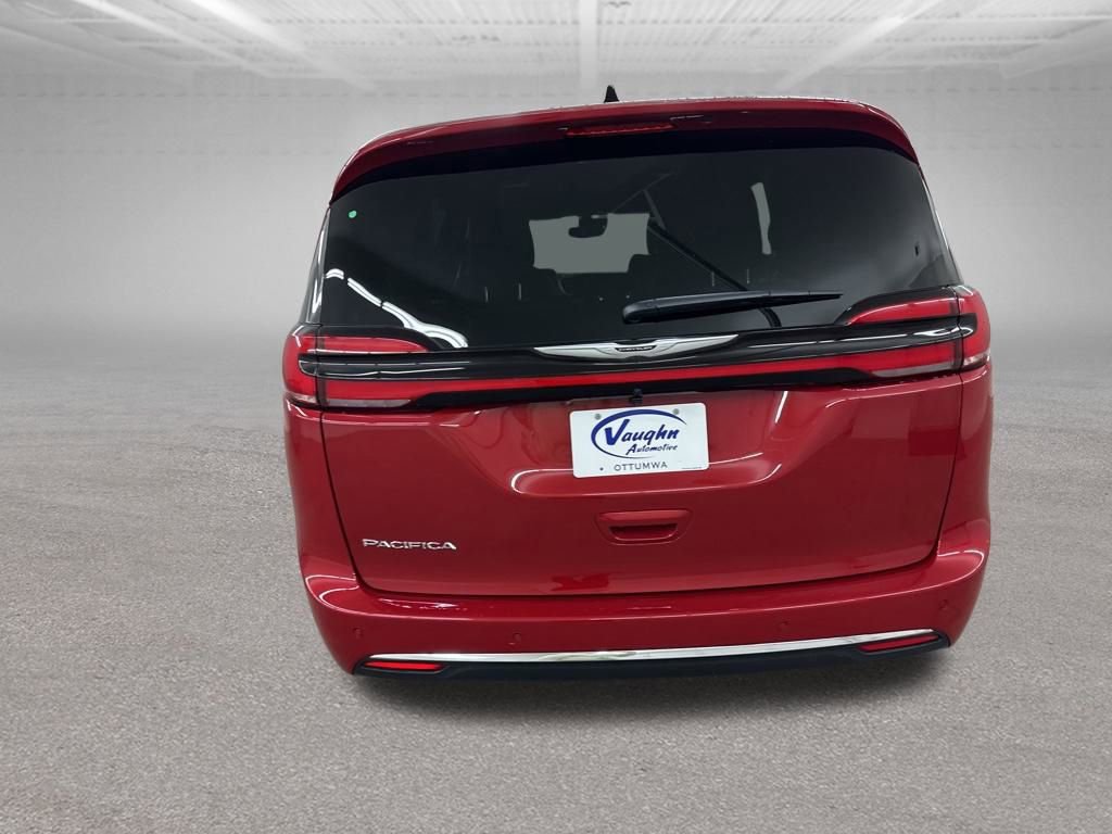 New 2026 Chrysler Pacifica Select image 9