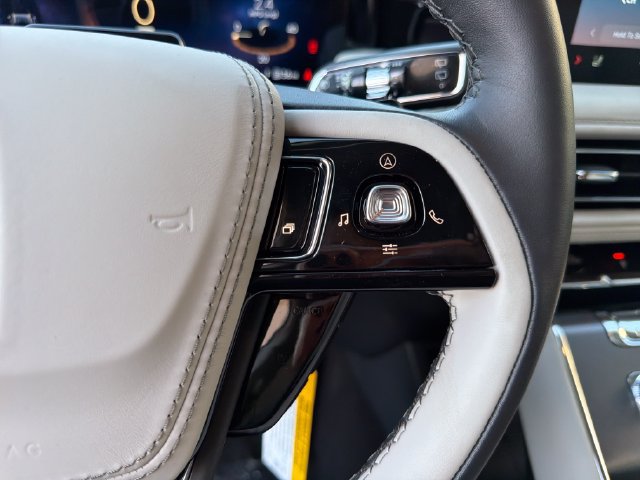 New 2026 Lincoln Aviator AWD w/ Jet Appearance Package image 30