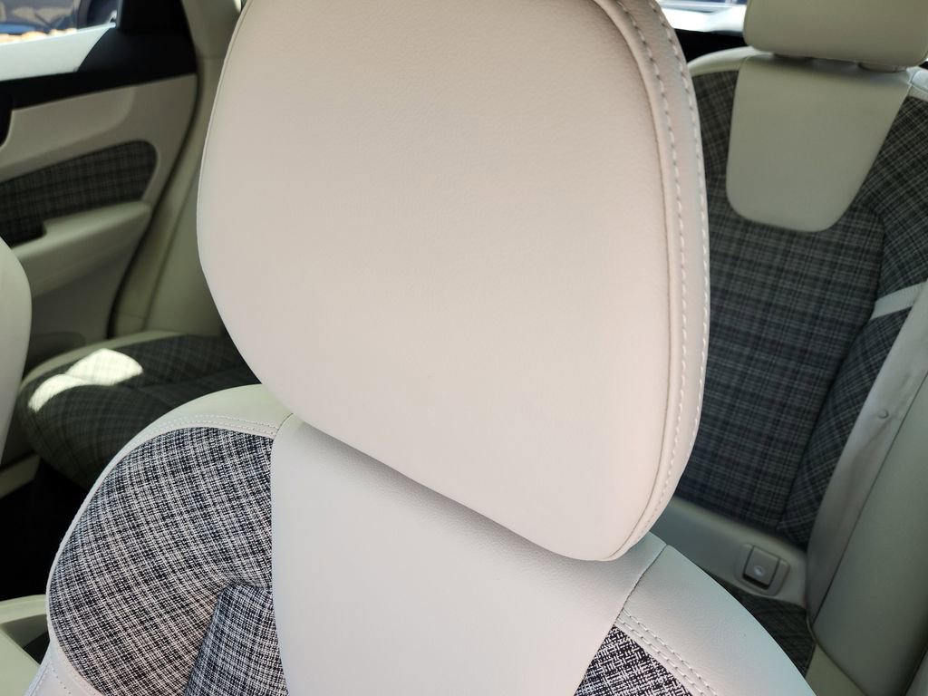 Used 2021 Volvo XC60 T5 Momentum image 6