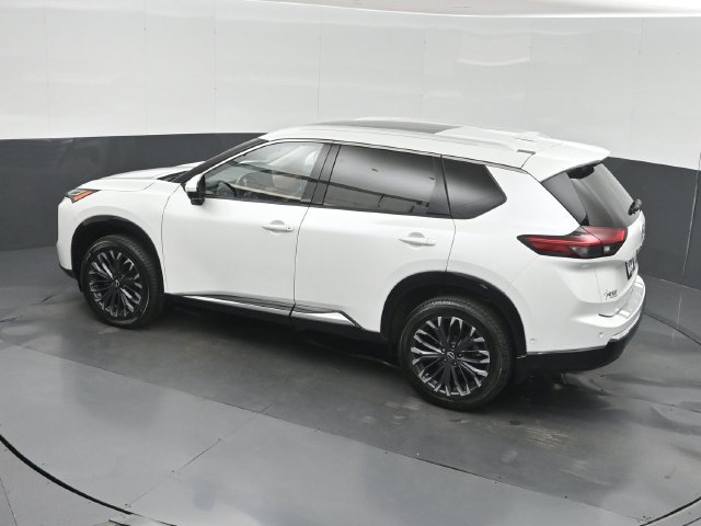 Used 2024 Nissan Rogue Platinum FWD image 48