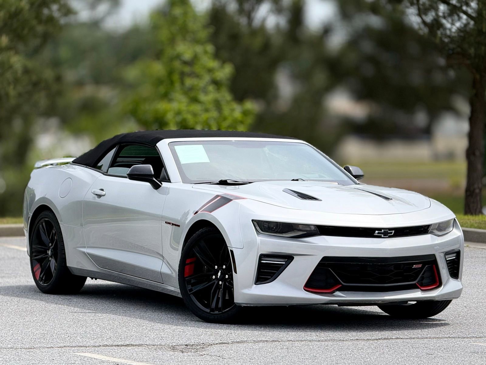 Used 2018 Chevrolet Camaro SS w/ Redline Edition RWD image 13