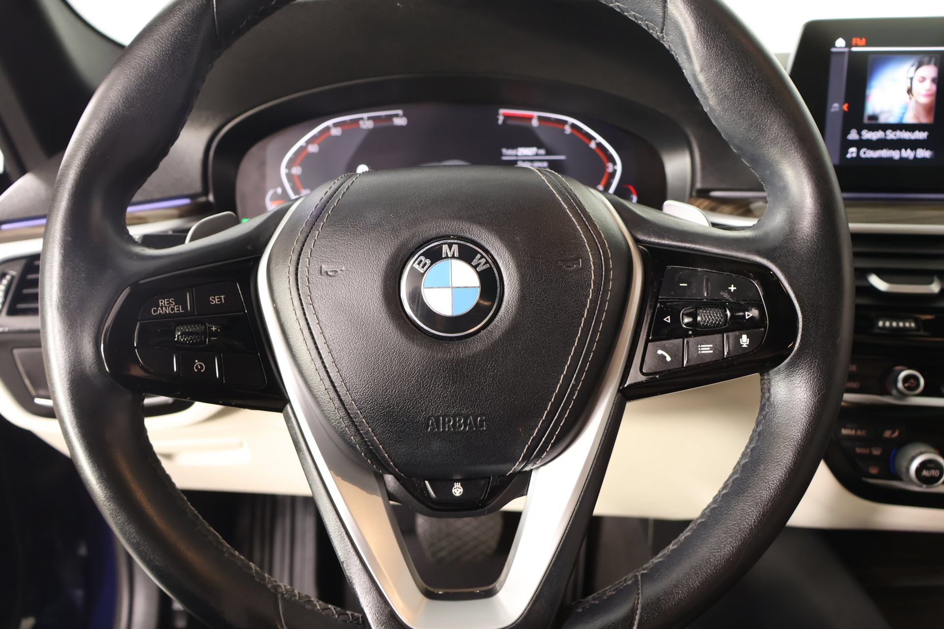 Used 2020 BMW 530i xDrive w/ Premium Package AWD/4WD image 3