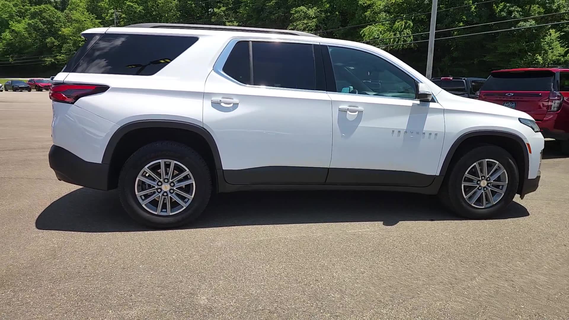 Used 2022 Chevrolet Traverse LT FWD image 8