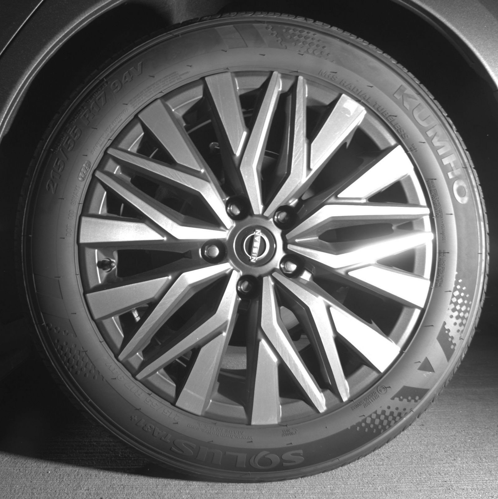 Used 2025 Nissan Altima 2.5 SV FWD image 14