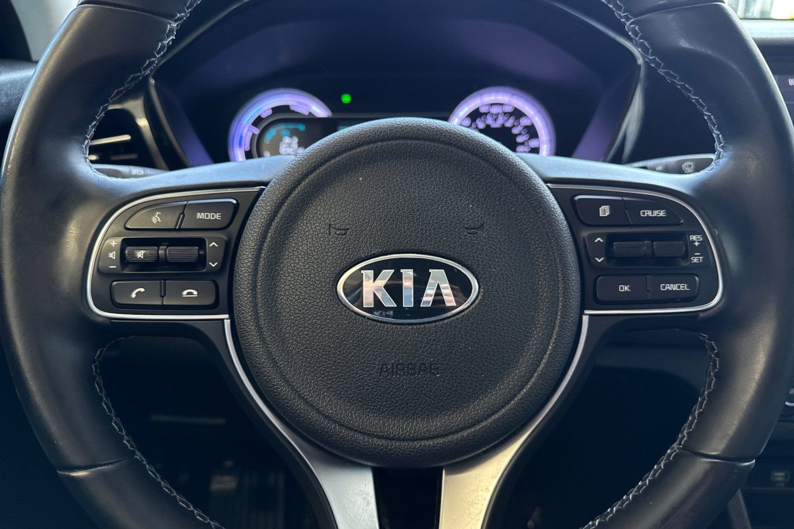 Used 2020 Kia Niro LXS FWD image 23