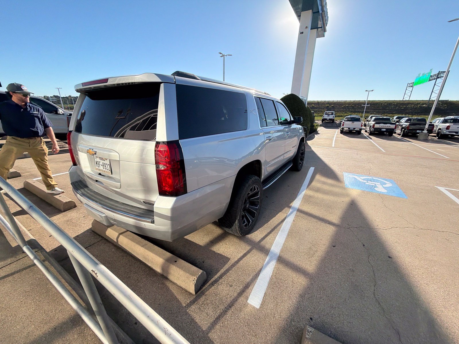 Used 2018 Chevrolet Suburban Premier AWD/4WD image 20