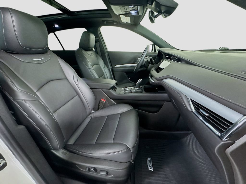 Used 2023 Cadillac XT4 Premium Luxury w/ Cold Weather Package image 25