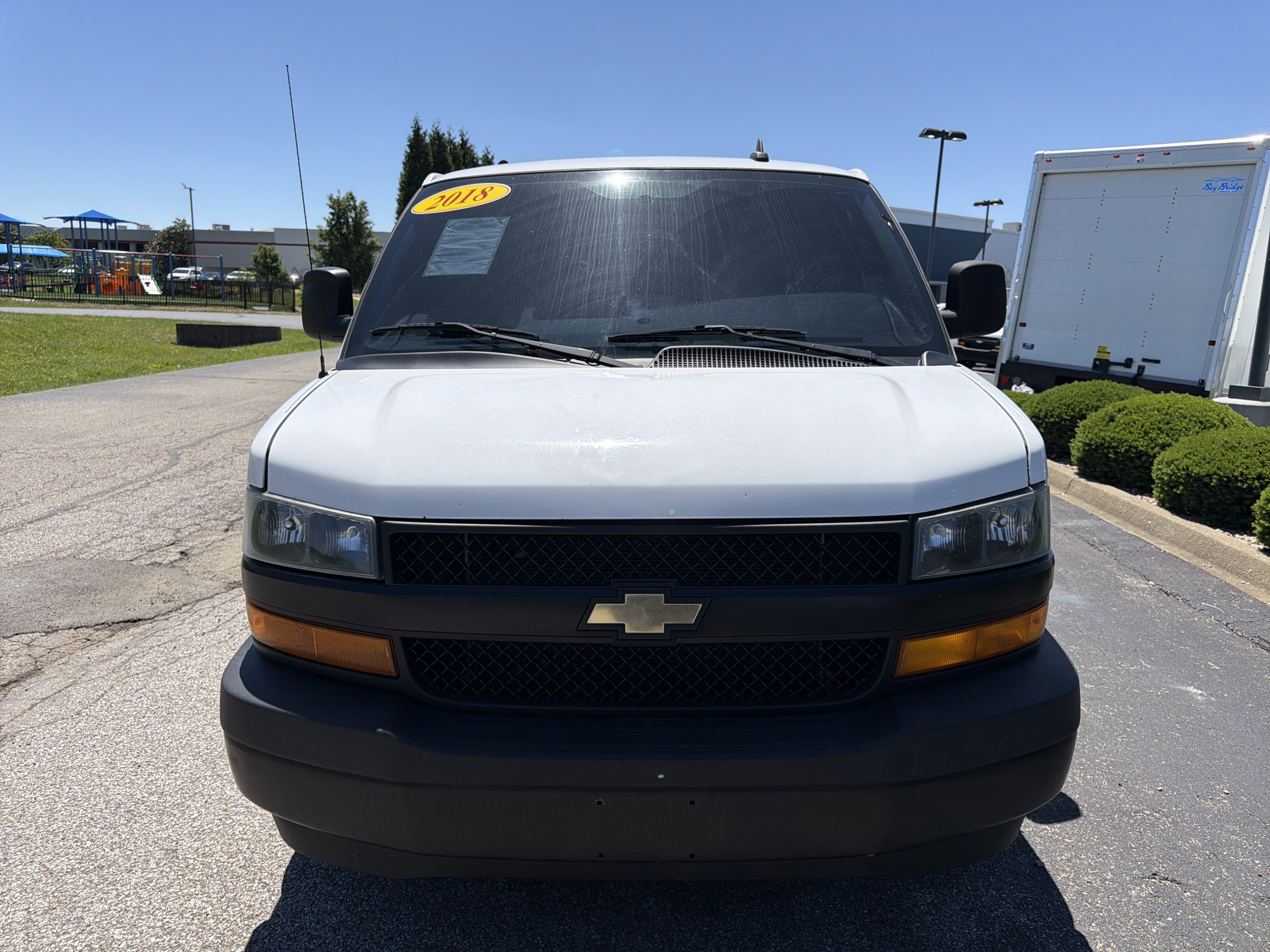 Used 2018 Chevrolet Express 2500 Extended RWD image 3