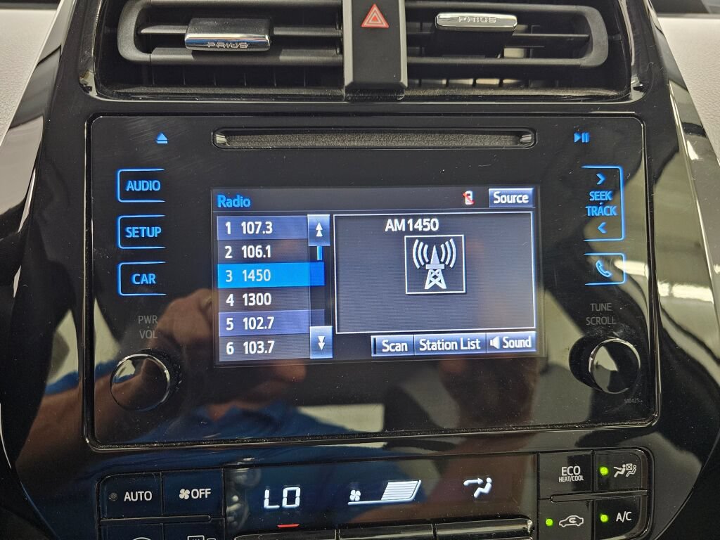 Used 2019 Toyota Prius XLE AWD/4WD image 19