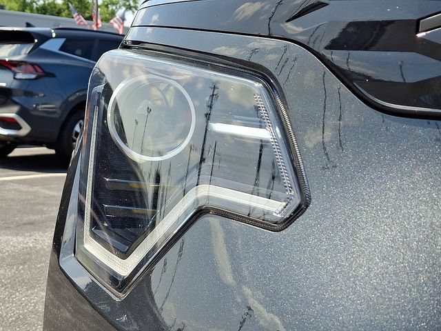 Certified 2023 Kia Niro Wind w/ Wind Preserve Package FWD image 8