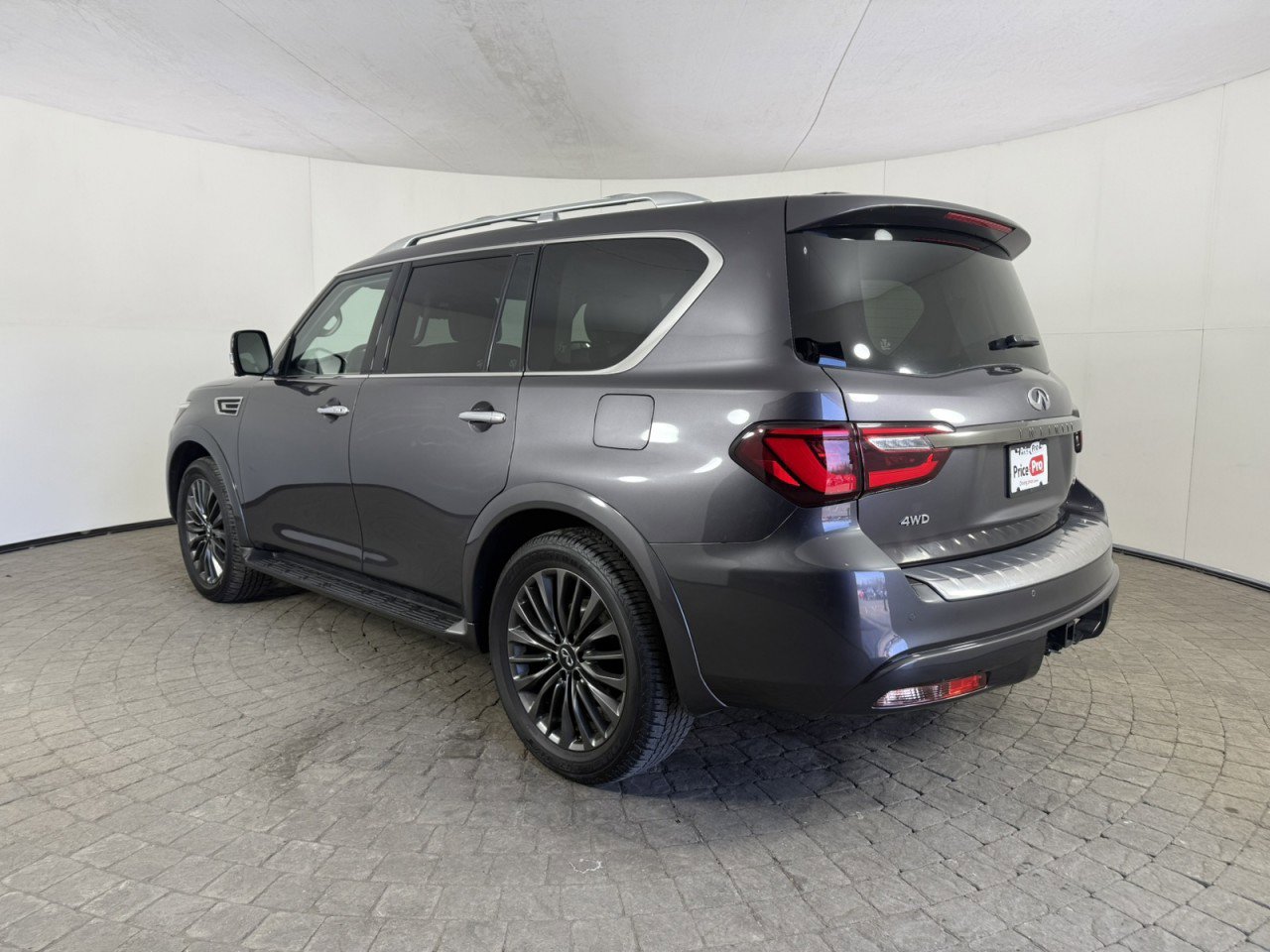 Used 2024 INFINITI QX80 Premium Select w/ Cargo Package image 5