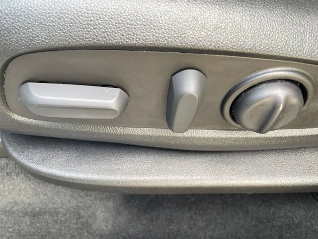 Used 2023 Buick Enclave Essence FWD image 16