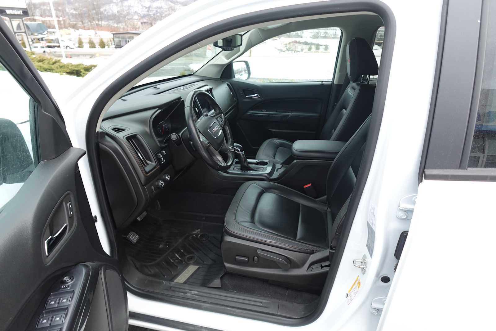 Used 2022 GMC Canyon AT4 w/ Trailering Package image 12