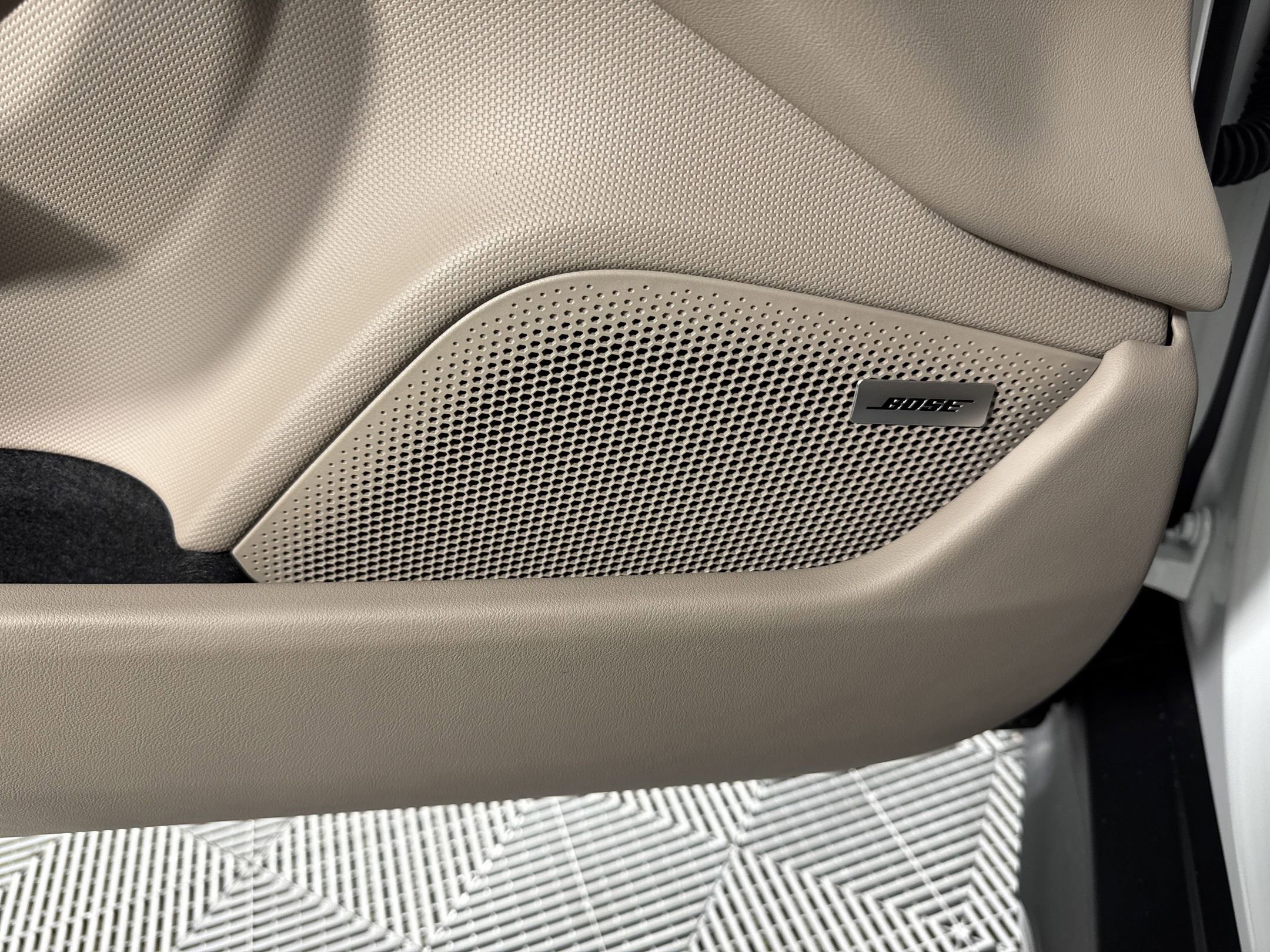 Used 2025 Porsche Taycan 4 Cross Turismo image 22