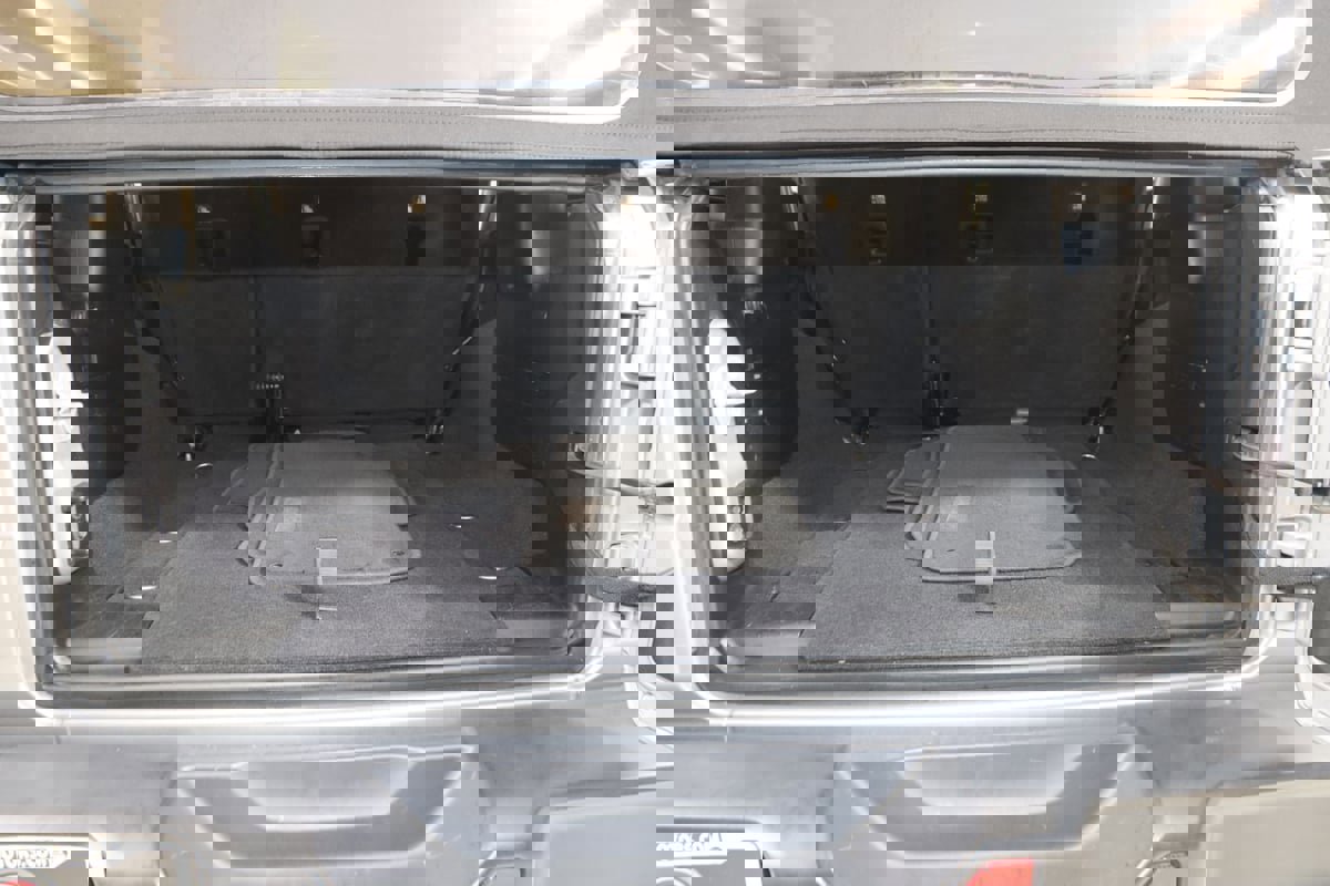 Used 2018 Jeep Wrangler Unlimited Sport S image 46