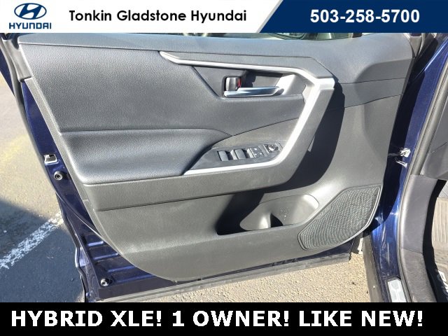 Used 2020 Toyota RAV4 XLE image 8