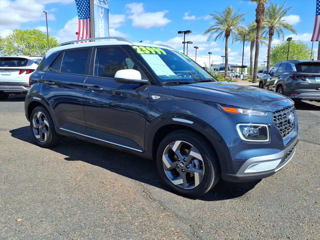 Certified 2025 Hyundai Venue Limited image 3