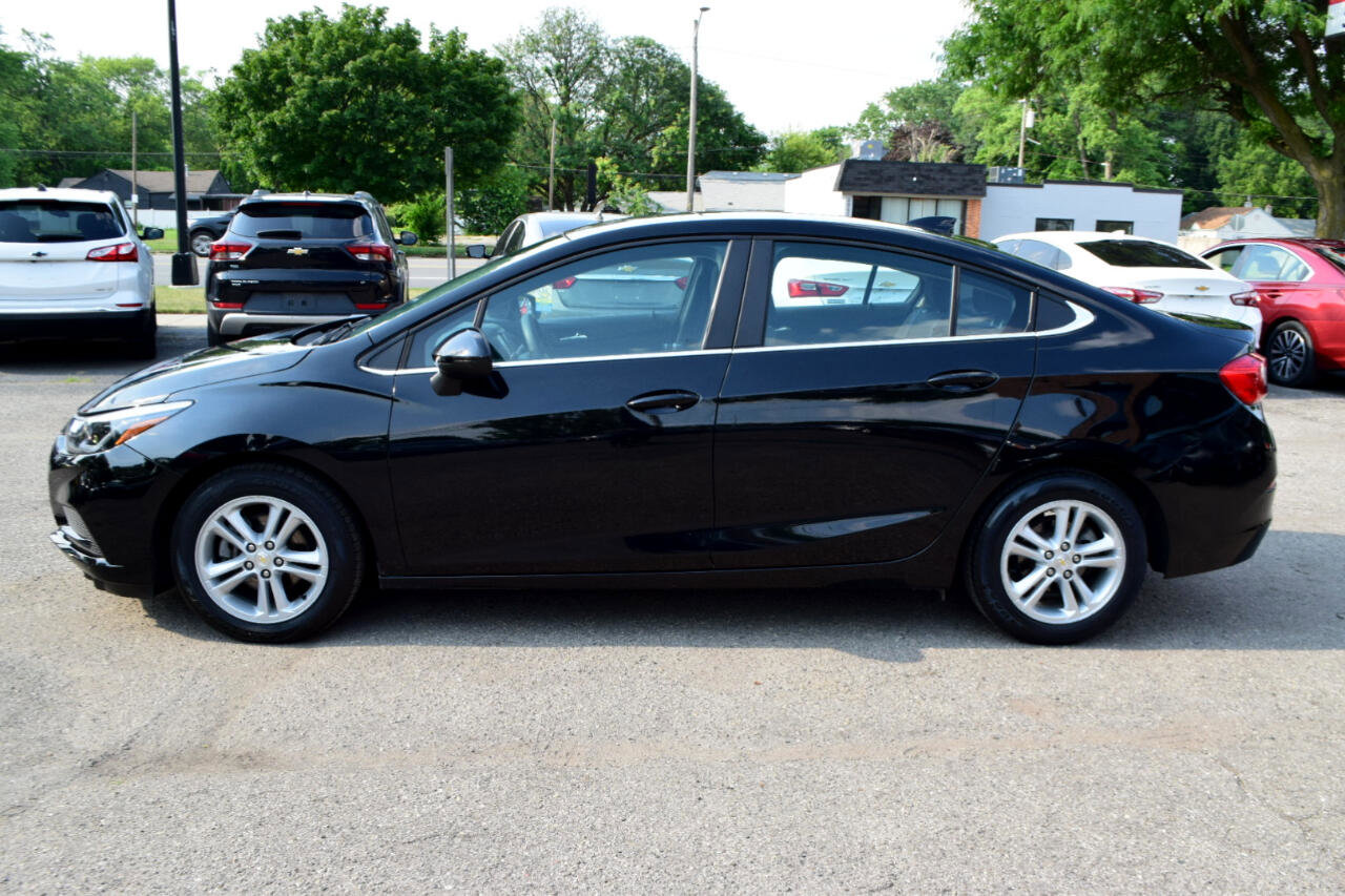 Used 2017 Chevrolet Cruze LT image 9
