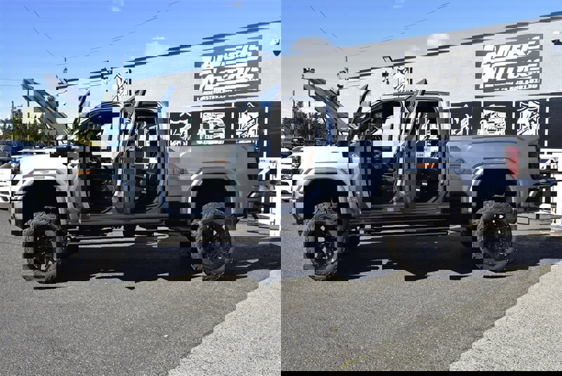 Used 2024 GMC Sierra 3500 Denali Ultimate image 37