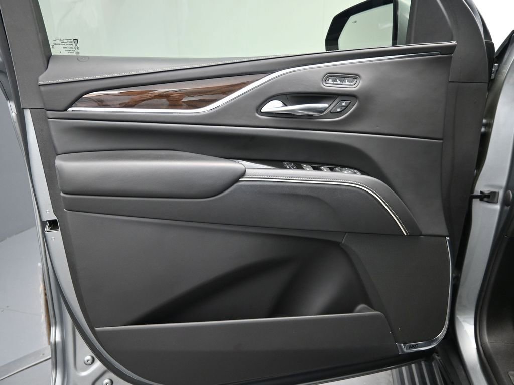 Used 2023 Cadillac Escalade Sport Platinum w/ Heavy-Duty Trailer Package image 4