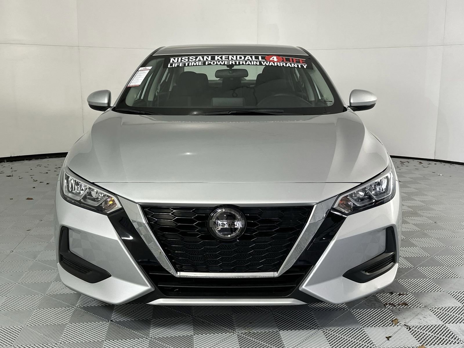 Used 2023 Nissan Sentra SV image 3