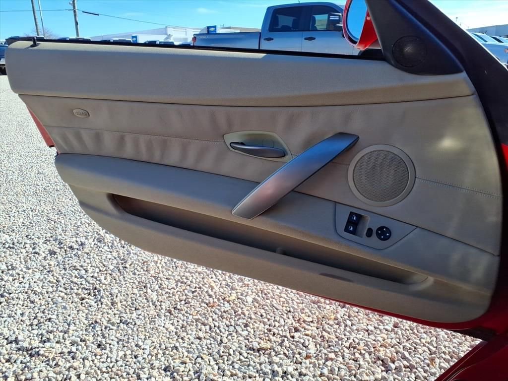 Used 2005 BMW Z4 2.5i image 27