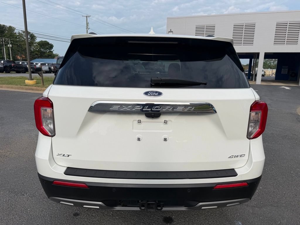 Used 2022 Ford Explorer XLT w/ Equipment Group 202A AWD/4WD image 4