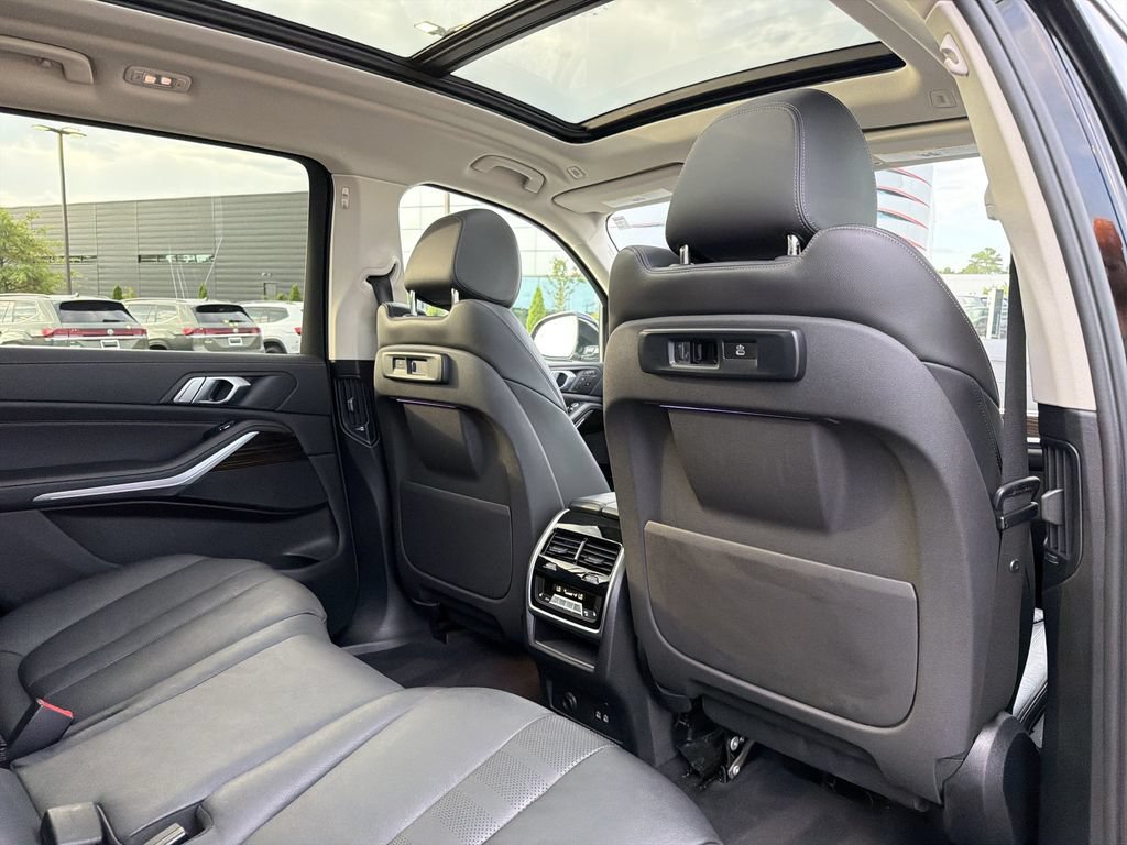 Used 2020 BMW X7 xDrive40i w/ Cold Weather Package AWD/4WD image 18