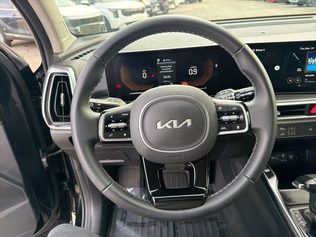 Certified 2025 Kia Sorento S w/ Panoramic Sunroof Package FWD image 17