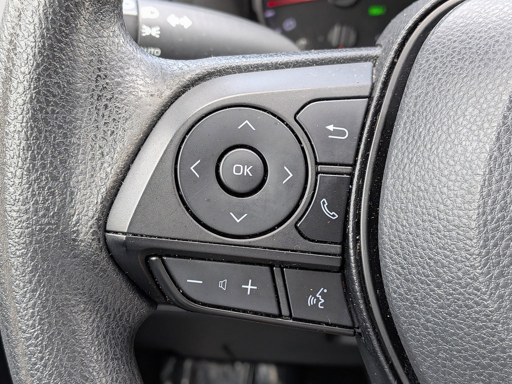 Used 2022 Toyota RAV4 XLE w/ Convenience Package FWD image 41