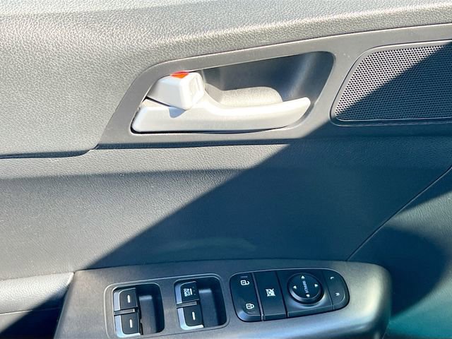 Used 2017 Kia Sportage LX image 17