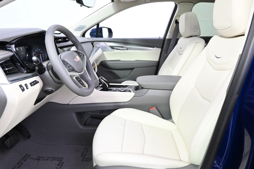 New 2026 Cadillac XT5 Premium Luxury w/ LPO, Floor Liner Package AWD/4WD image 13