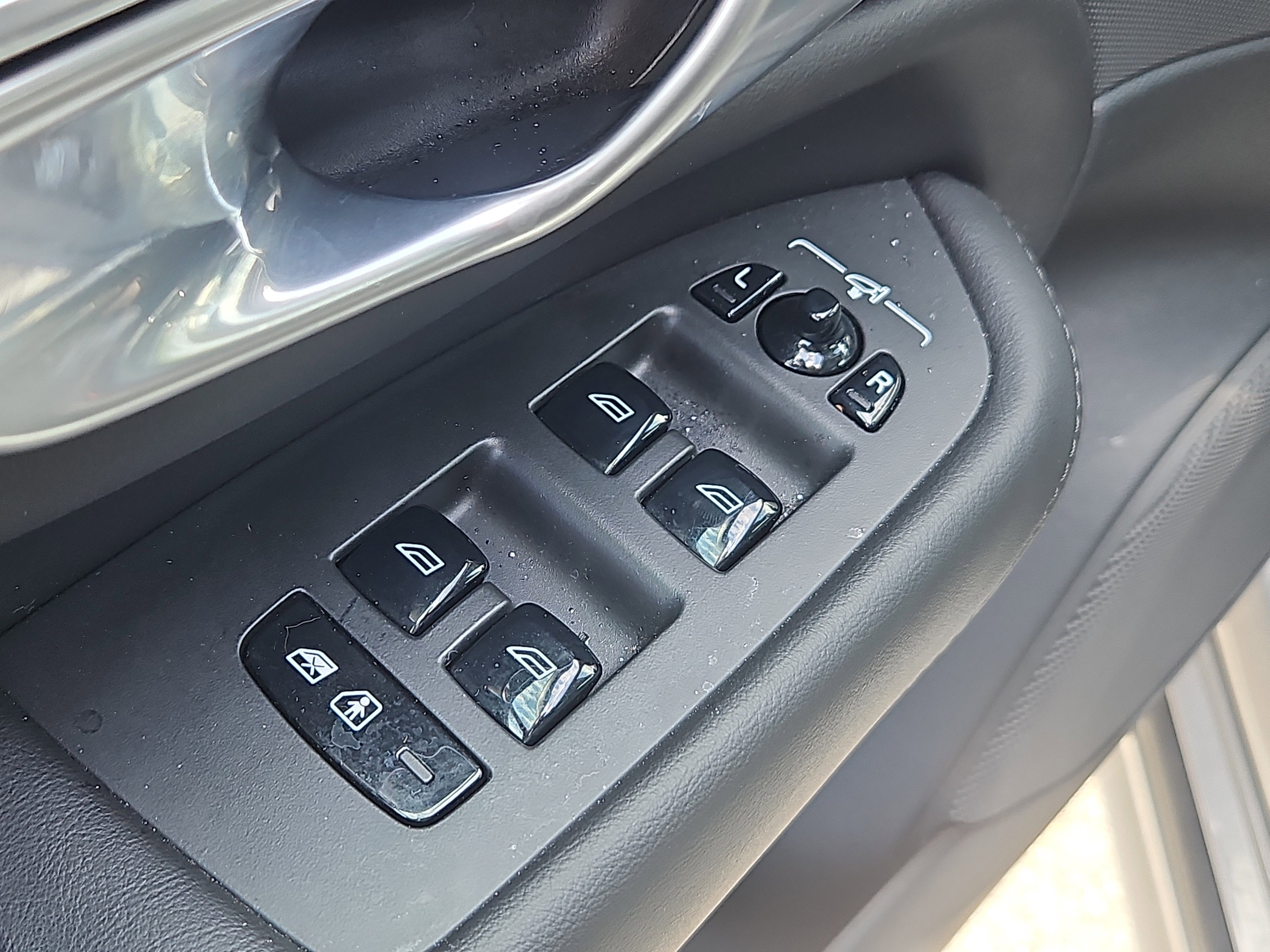 Used 2024 Volvo XC90 B5 Core image 20