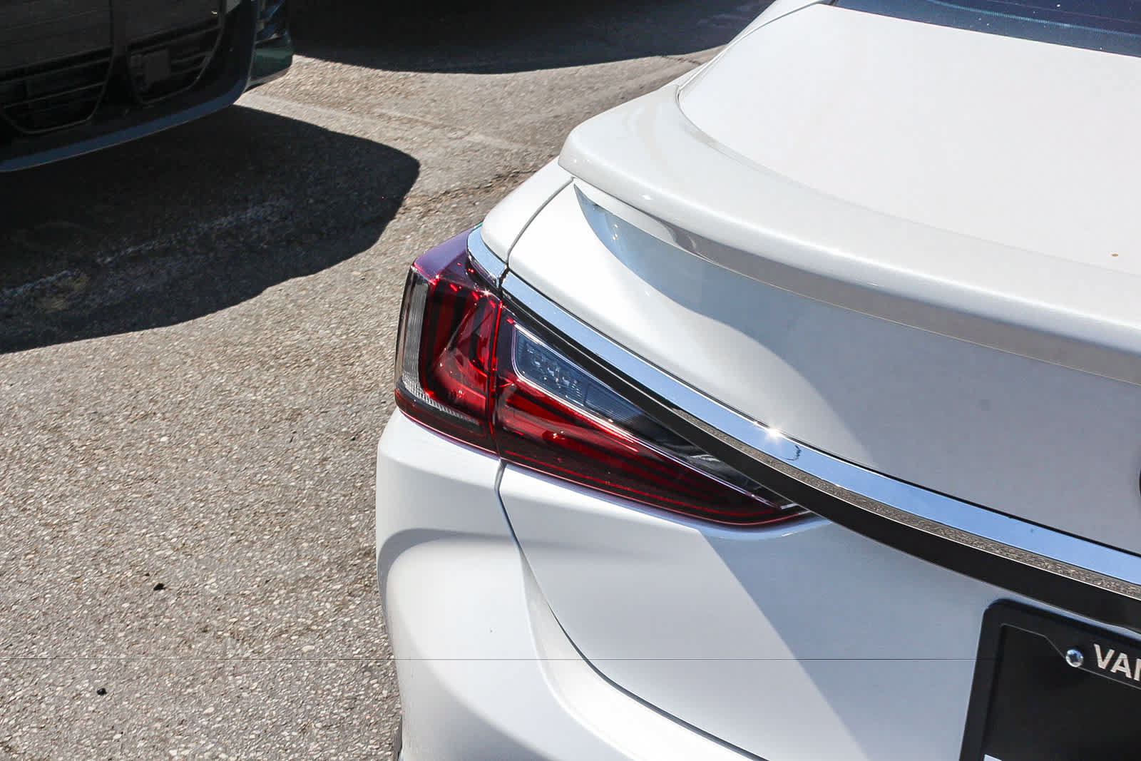 Used 2025 Lexus ES 300h w/ Premium Package FWD image 7