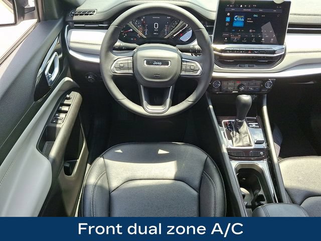 Used 2025 Jeep Compass Limited AWD/4WD image 3