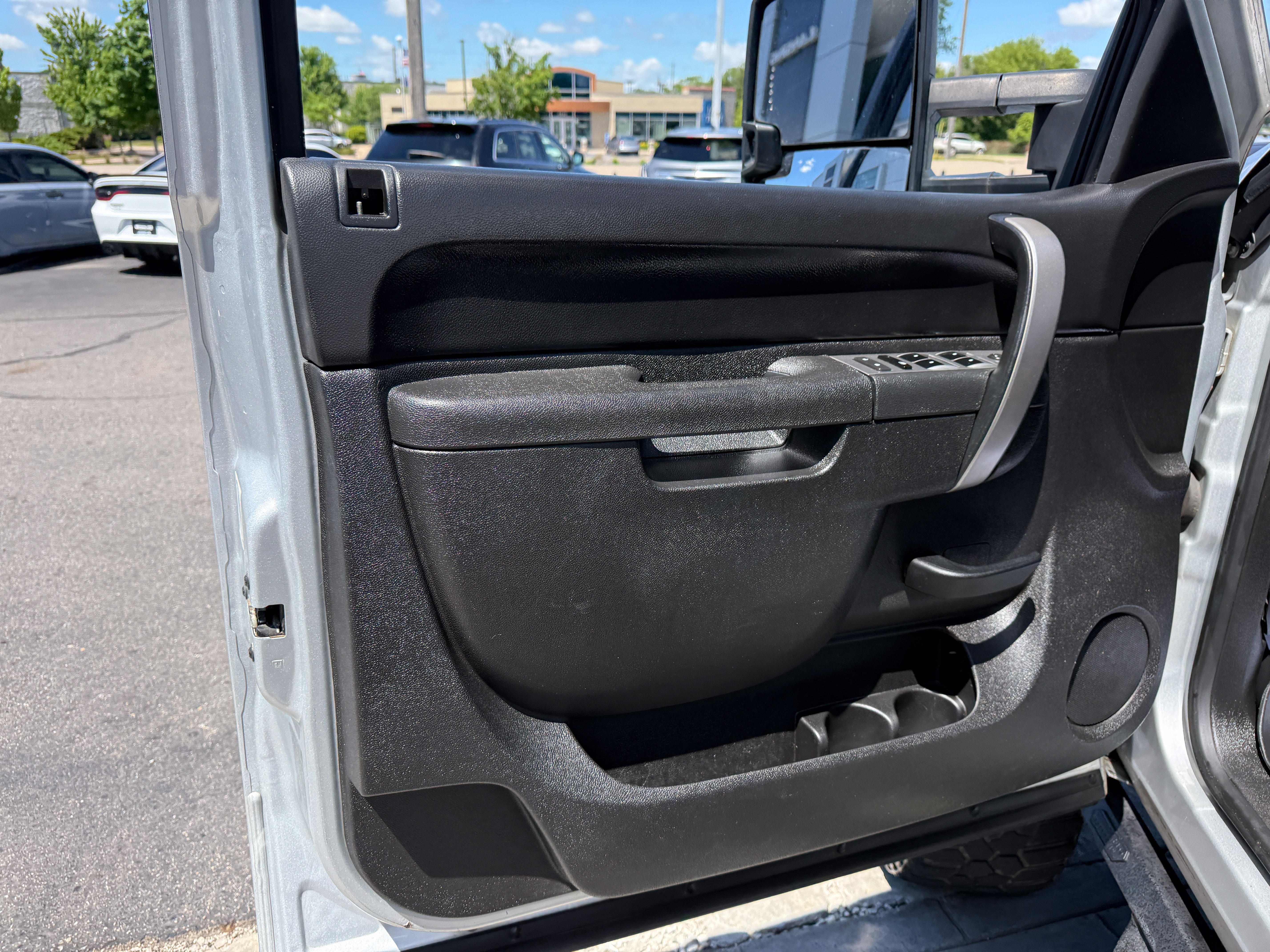 Used 2014 Chevrolet Silverado 2500 LT w/ Z71 Appearance Package AWD/4WD image 11
