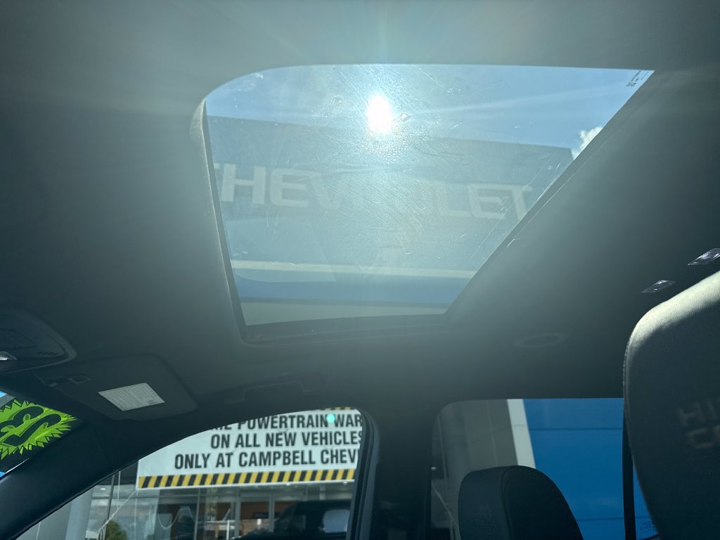 Used 2023 Chevrolet Traverse High Country FWD image 35