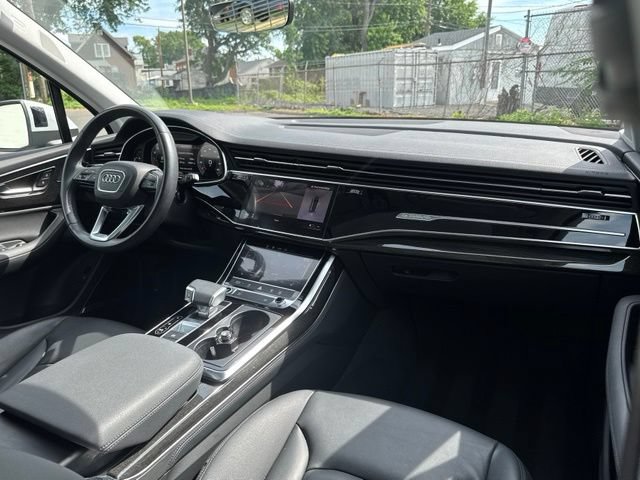 Used 2023 Audi Q7 3.0T Premium Plus w/ Premium Plus Package AWD/4WD image 19