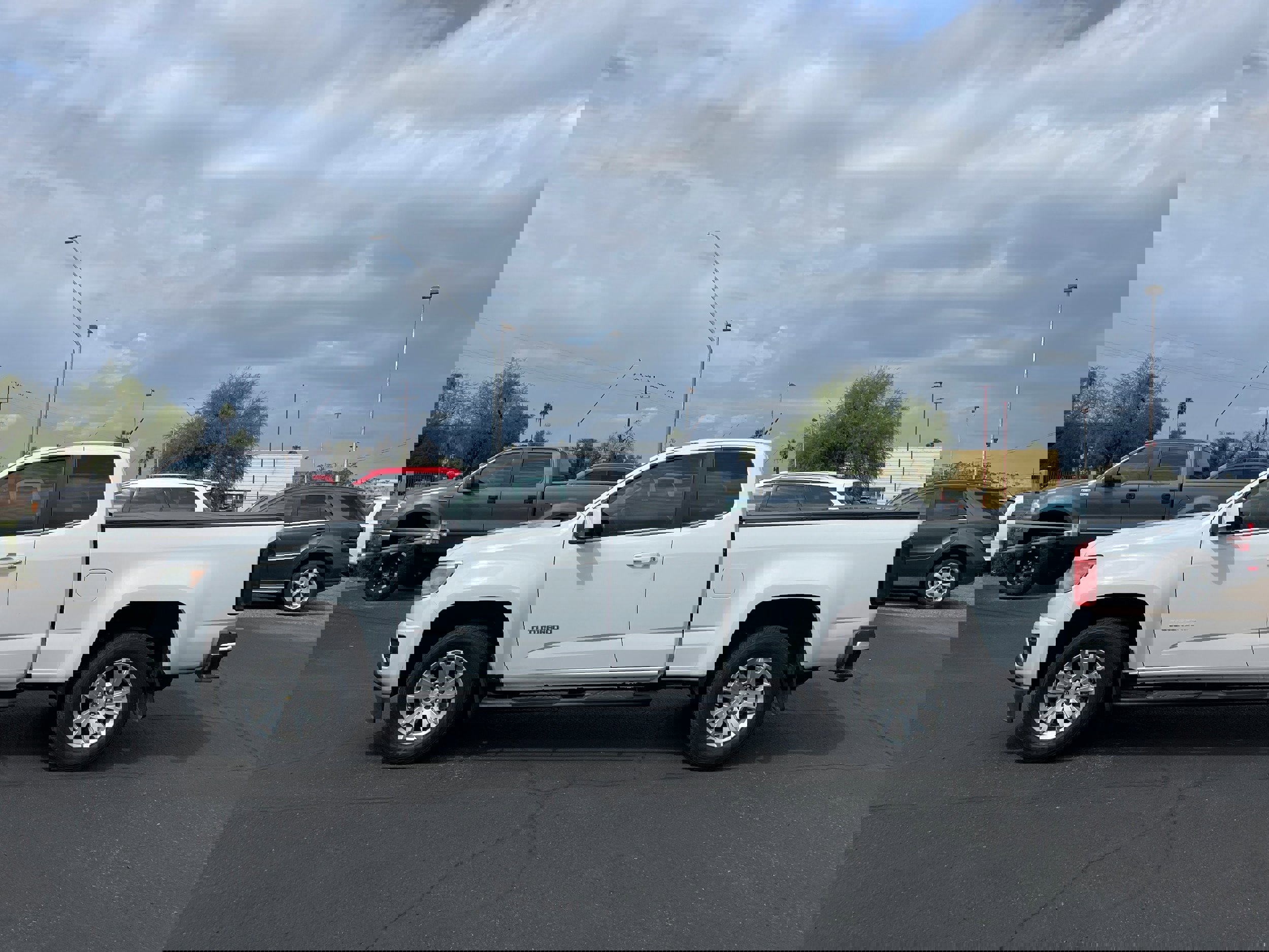 Used 2017 Chevrolet Colorado LT image 2