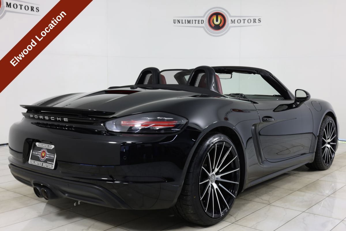 Used 2018 Porsche 718 Boxster RWD image 3