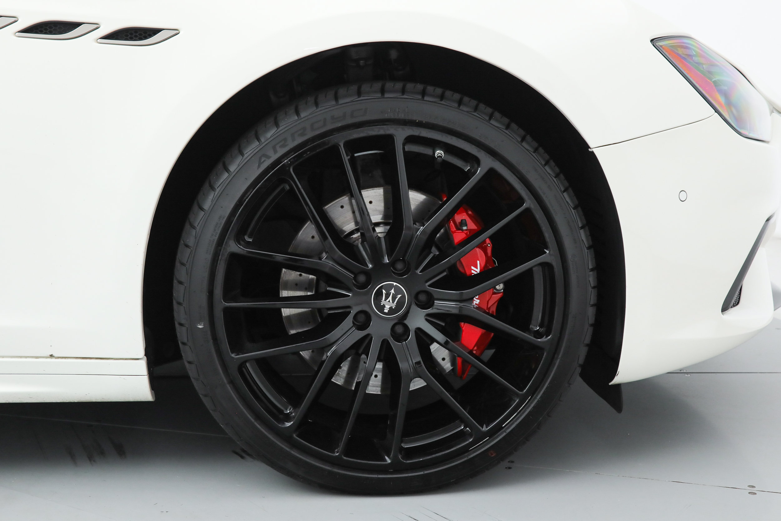 Certified 2023 Maserati Ghibli Modena RWD image 18