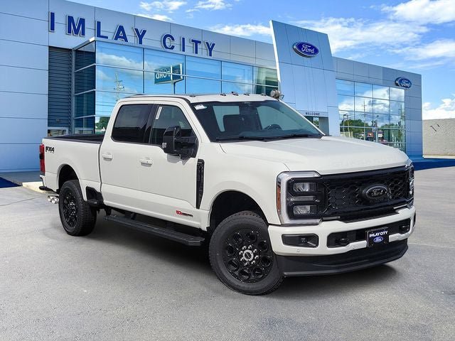 New 2026 Ford F350 Lariat w/ Black Appearance Package
