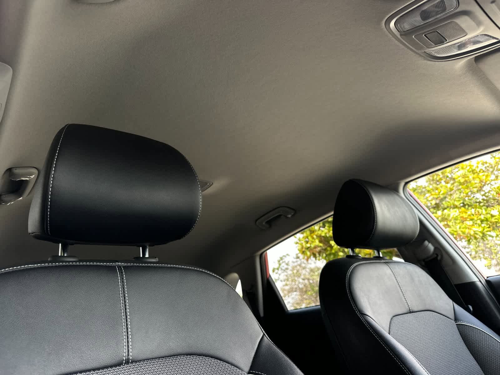 Used 2022 Kia Niro EX image 17