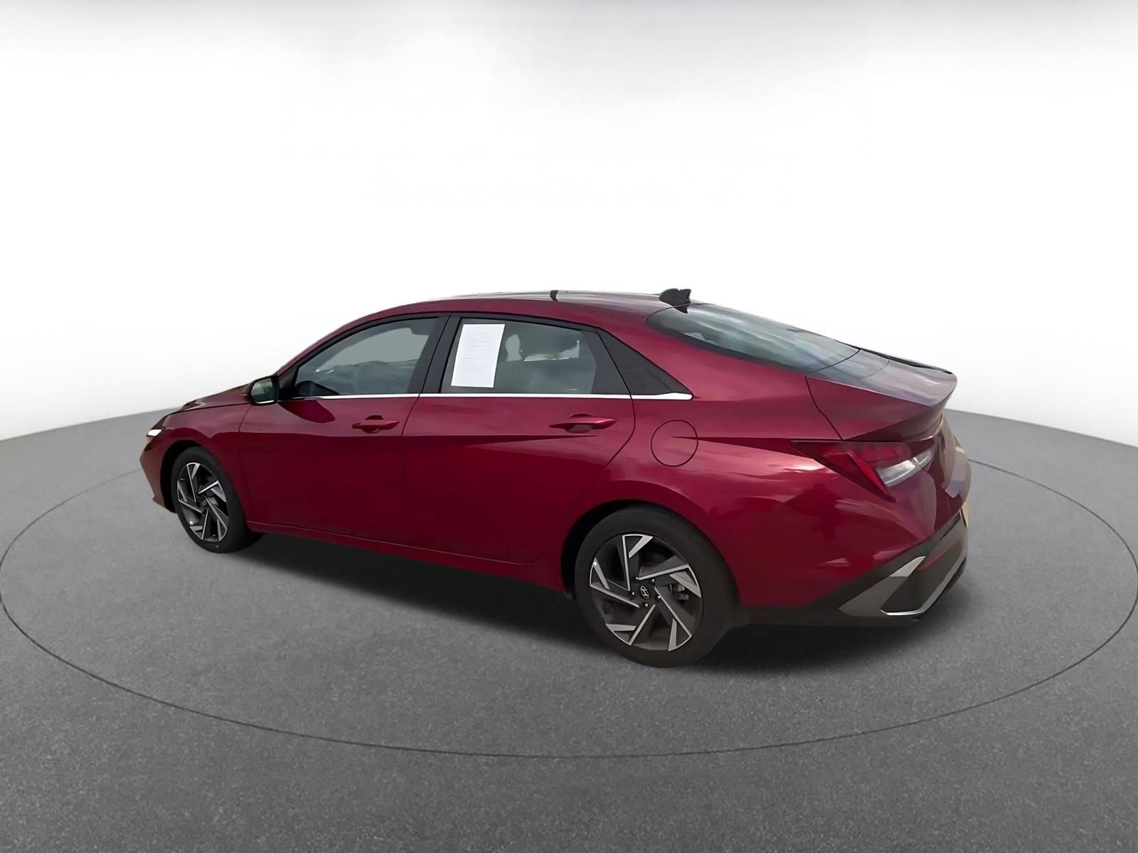 Used 2025 Hyundai Elantra Limited FWD image 10