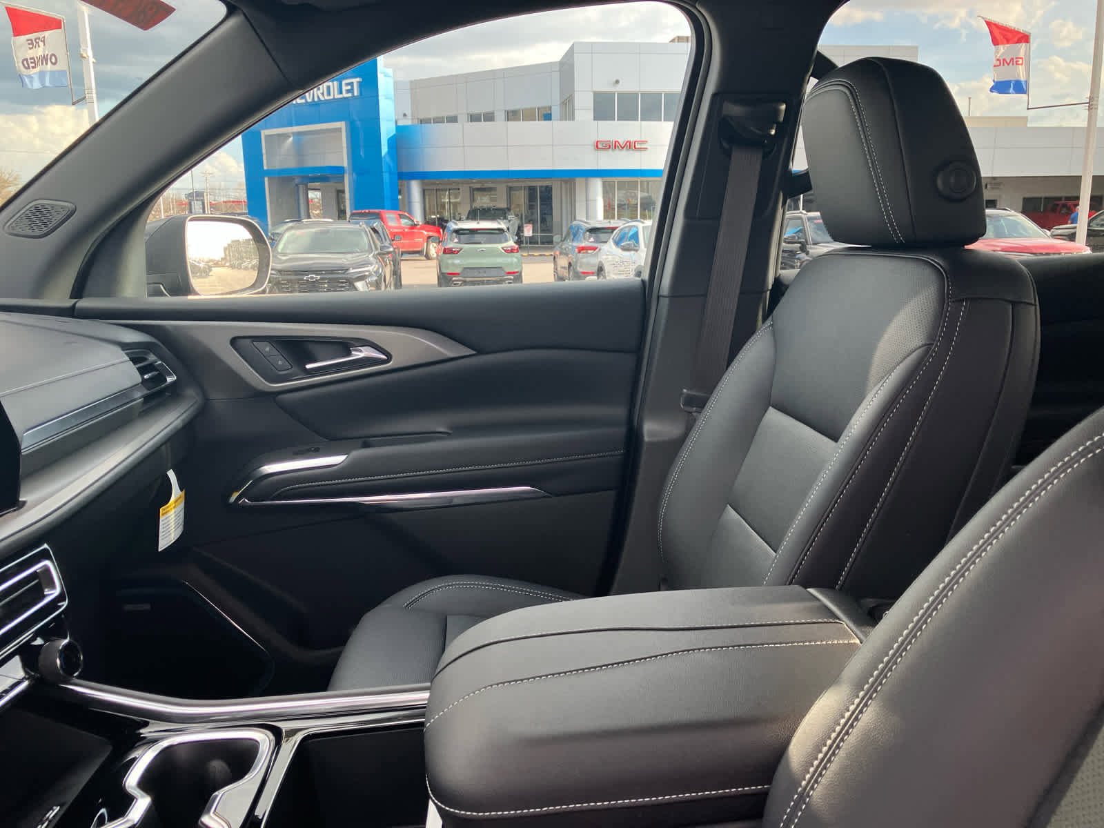 New 2026 Chevrolet Traverse LT w/ Enhanced Driving Package image 10