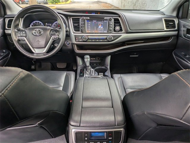 Used 2019 Toyota Highlander XLE image 23
