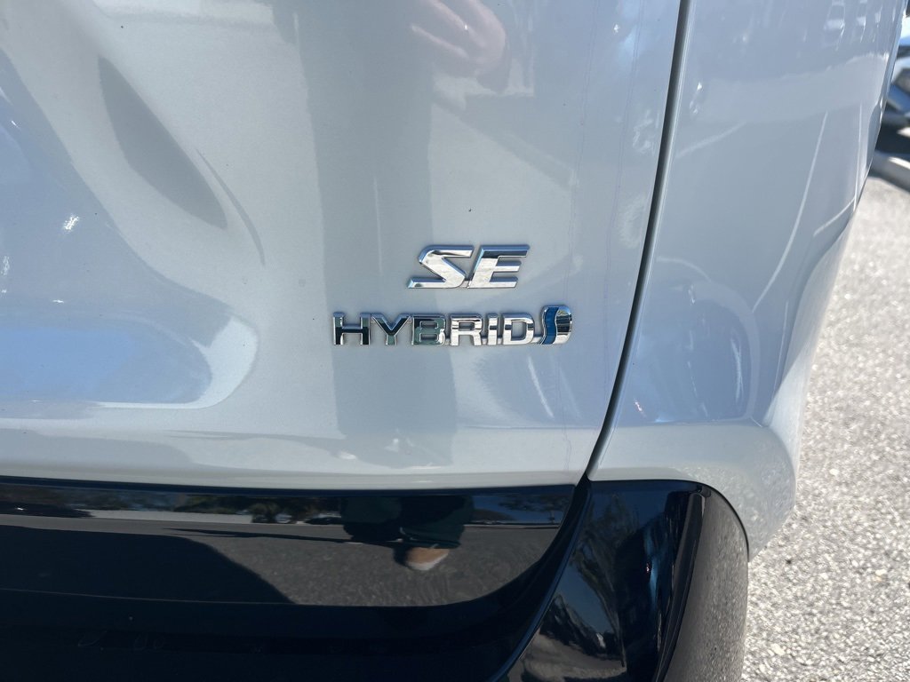 Used 2024 Toyota RAV4 SE image 10