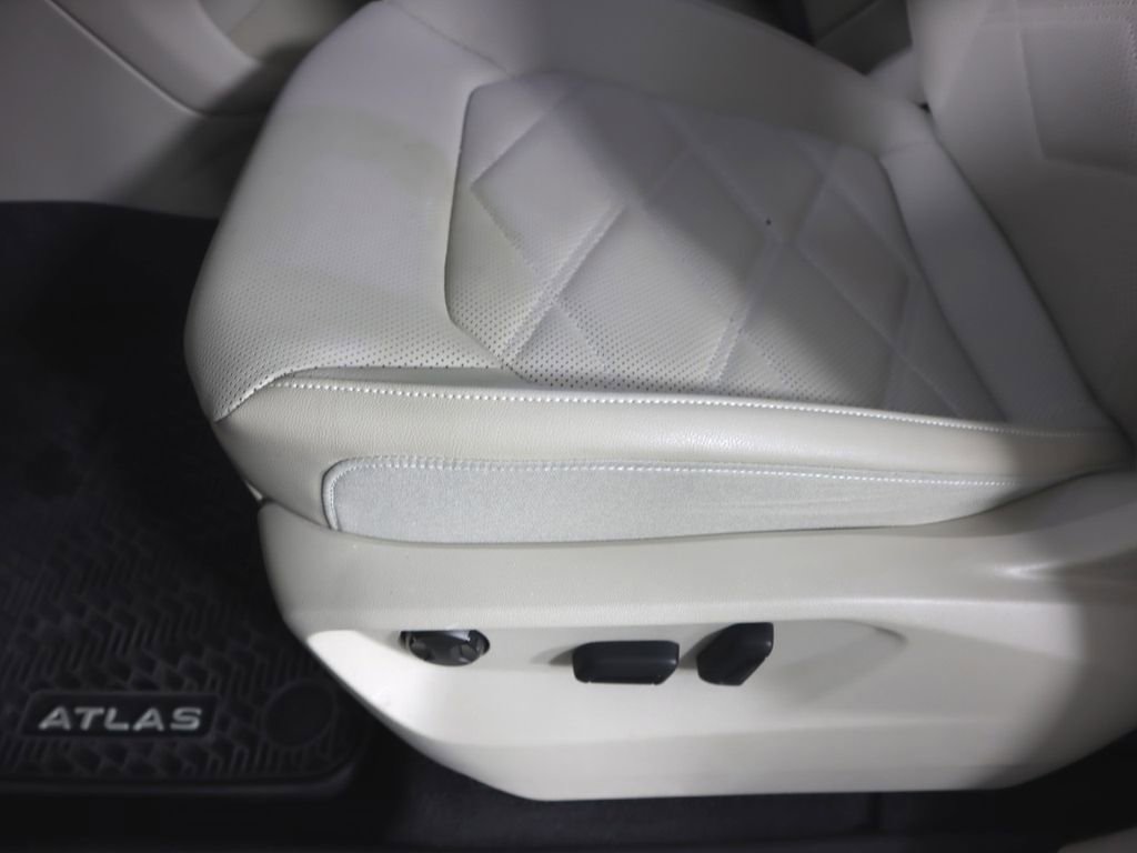 Used 2024 Volkswagen Atlas SE image 21