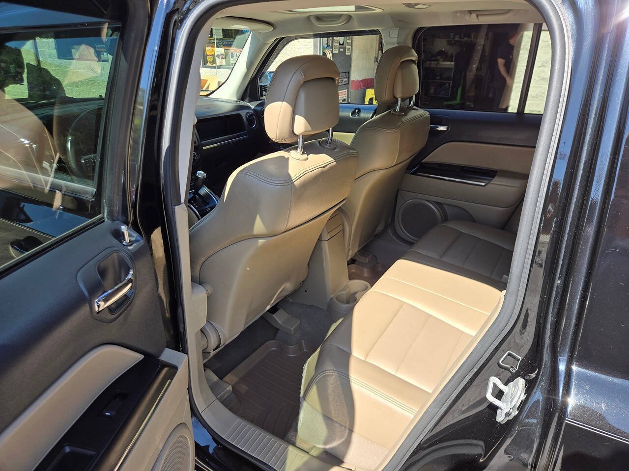 Used 2012 Jeep Patriot Limited w/ Sun/Sound Group AWD/4WD image 10